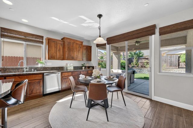 2040 Somers St, Roseville, CA 95747