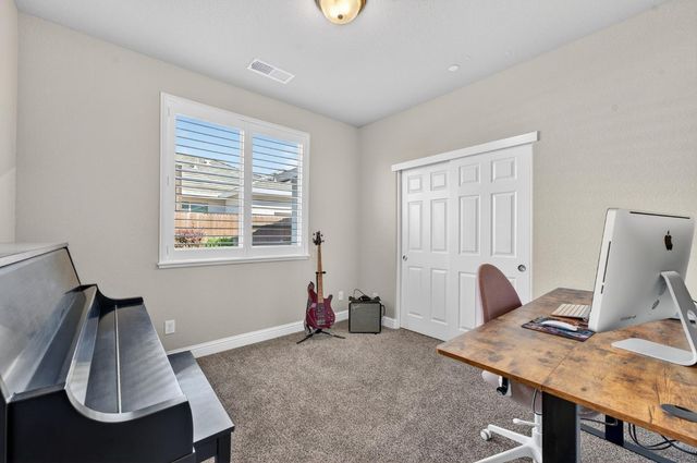 2040 Somers St, Roseville, CA 95747