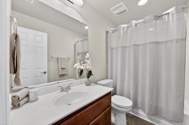 2040 Somers St, Roseville, CA 95747