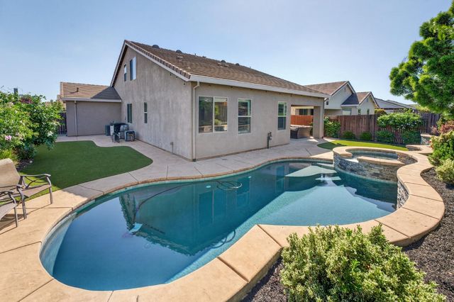 2040 Somers St, Roseville, CA 95747