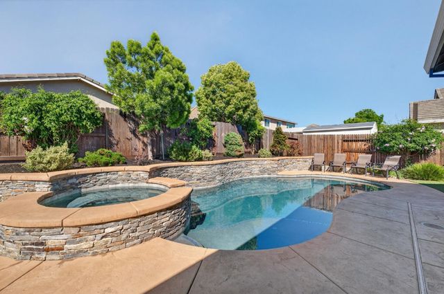 2040 Somers St, Roseville, CA 95747