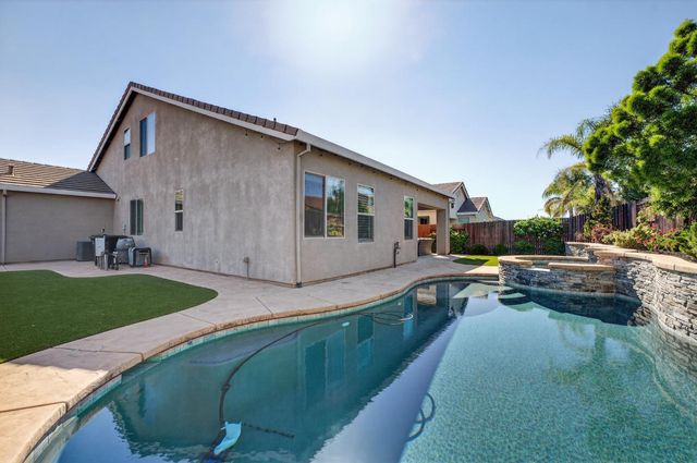 2040 Somers St, Roseville, CA 95747