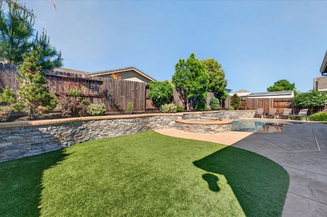 2040 Somers St, Roseville, CA 95747