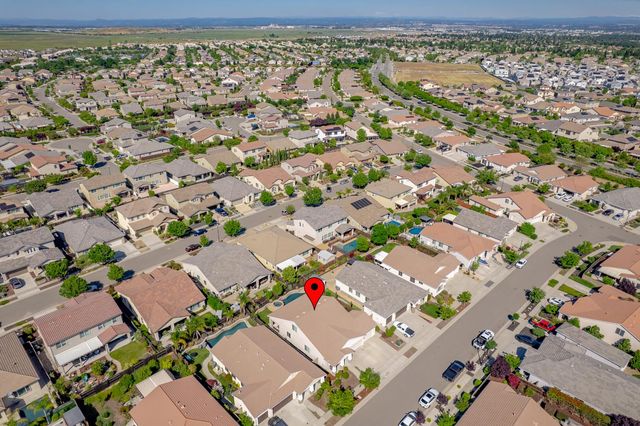 2040 Somers St, Roseville, CA 95747