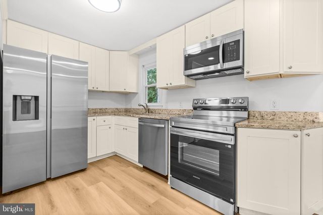 102 LITTLE CREEK LN, La Plata, MD 20646