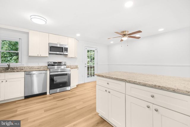 102 LITTLE CREEK LN, La Plata, MD 20646