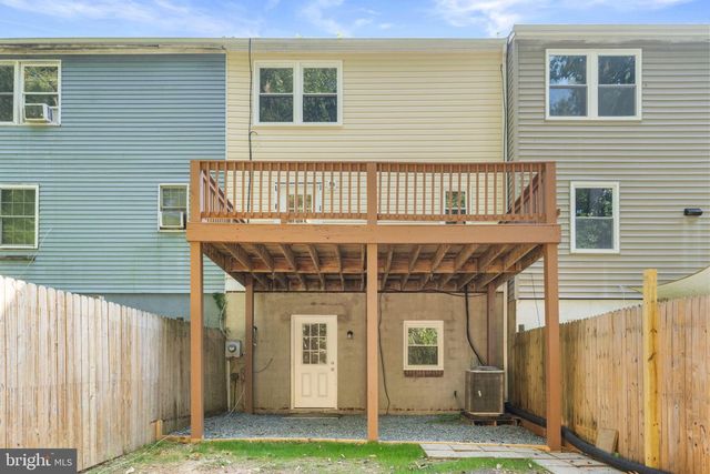 102 LITTLE CREEK LN, La Plata, MD 20646