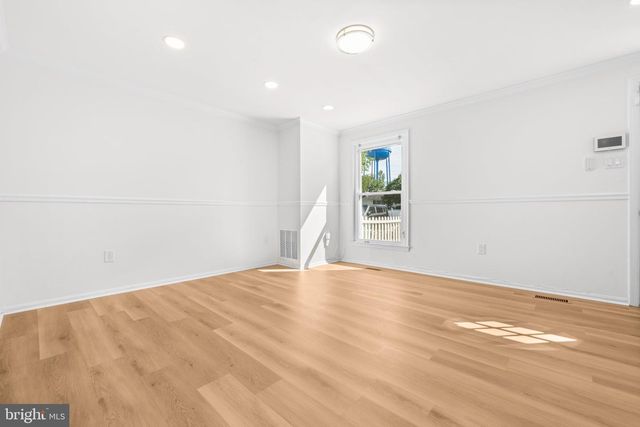 102 LITTLE CREEK LN, La Plata, MD 20646