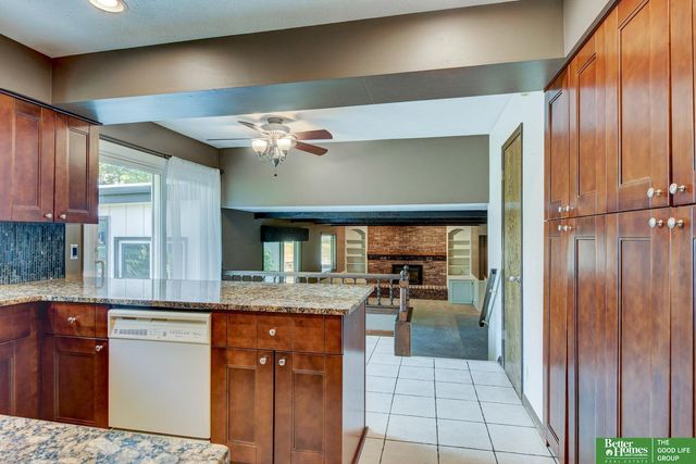 511 S 150th Circle, Omaha, NE 68154