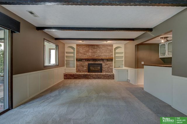 511 S 150th Circle, Omaha, NE 68154