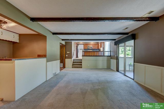 511 S 150th Circle, Omaha, NE 68154