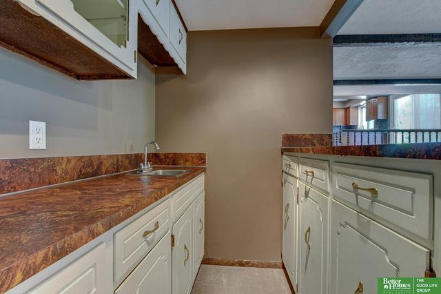 511 S 150th Circle, Omaha, NE 68154
