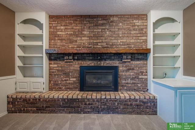 511 S 150th Circle, Omaha, NE 68154
