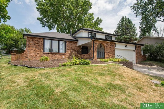 511 S 150th Circle, Omaha, NE 68154