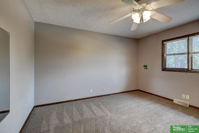 511 S 150th Circle, Omaha, NE 68154