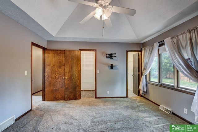 511 S 150th Circle, Omaha, NE 68154