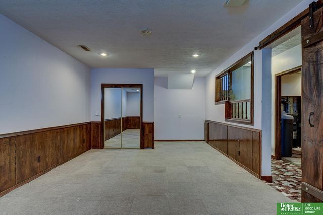 511 S 150th Circle, Omaha, NE 68154