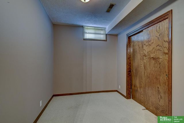 511 S 150th Circle, Omaha, NE 68154
