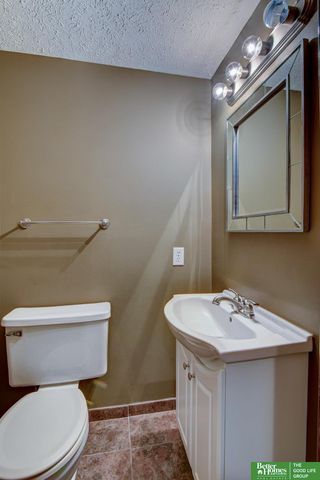 511 S 150th Circle, Omaha, NE 68154