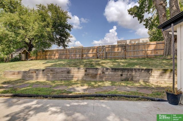 511 S 150th Circle, Omaha, NE 68154