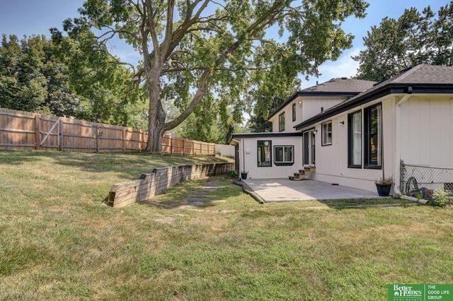 511 S 150th Circle, Omaha, NE 68154
