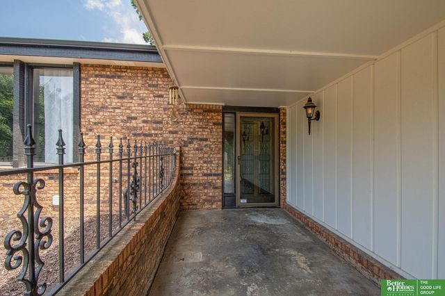 511 S 150th Circle, Omaha, NE 68154