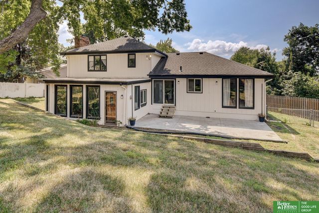 511 S 150th Circle, Omaha, NE 68154