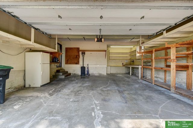 511 S 150th Circle, Omaha, NE 68154