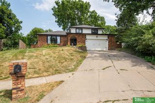 511 S 150th Circle, Omaha, NE 68154