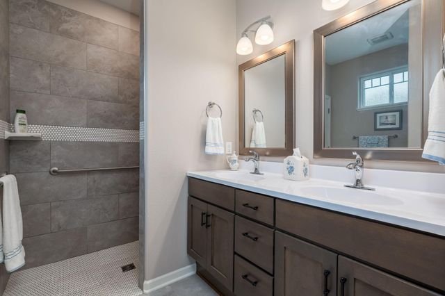 3118 Prairie Rose Drive, Mankato, MN 56001