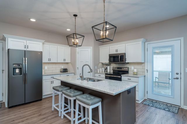 3118 Prairie Rose Drive, Mankato, MN 56001