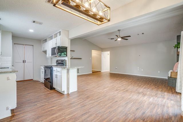 7612 Ripple Creek Court, Fort Worth, TX 76120