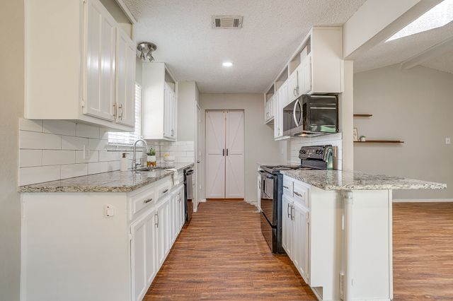 7612 Ripple Creek Court, Fort Worth, TX 76120