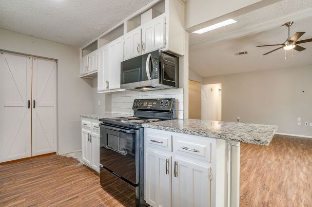 7612 Ripple Creek Court, Fort Worth, TX 76120