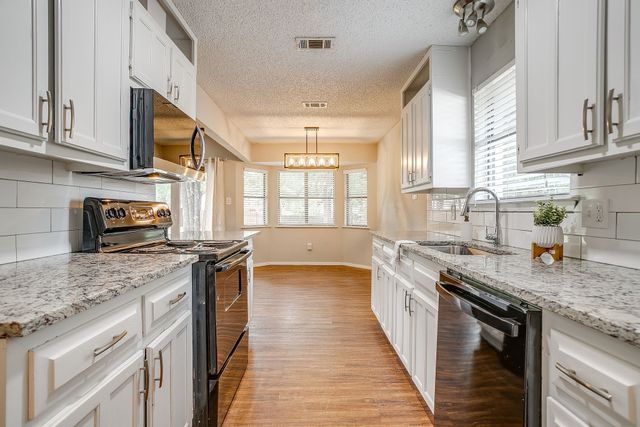 7612 Ripple Creek Court, Fort Worth, TX 76120