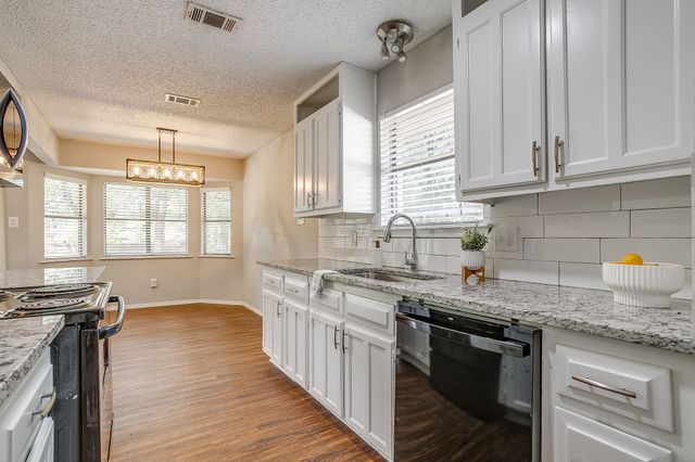 7612 Ripple Creek Court, Fort Worth, TX 76120