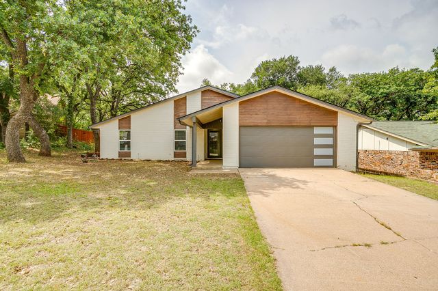 7612 Ripple Creek Court, Fort Worth, TX 76120