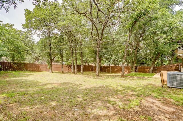7612 Ripple Creek Court, Fort Worth, TX 76120