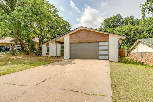 7612 Ripple Creek Court, Fort Worth, TX 76120