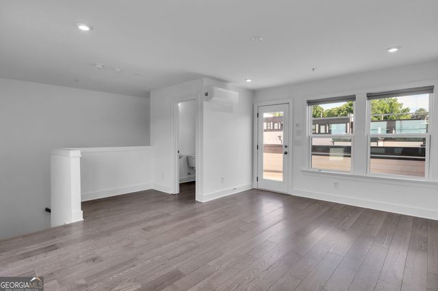 545 Whitlox Road NW, Atlanta, GA 30318