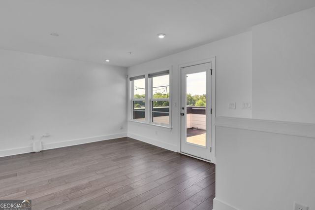 545 Whitlox Road NW, Atlanta, GA 30318
