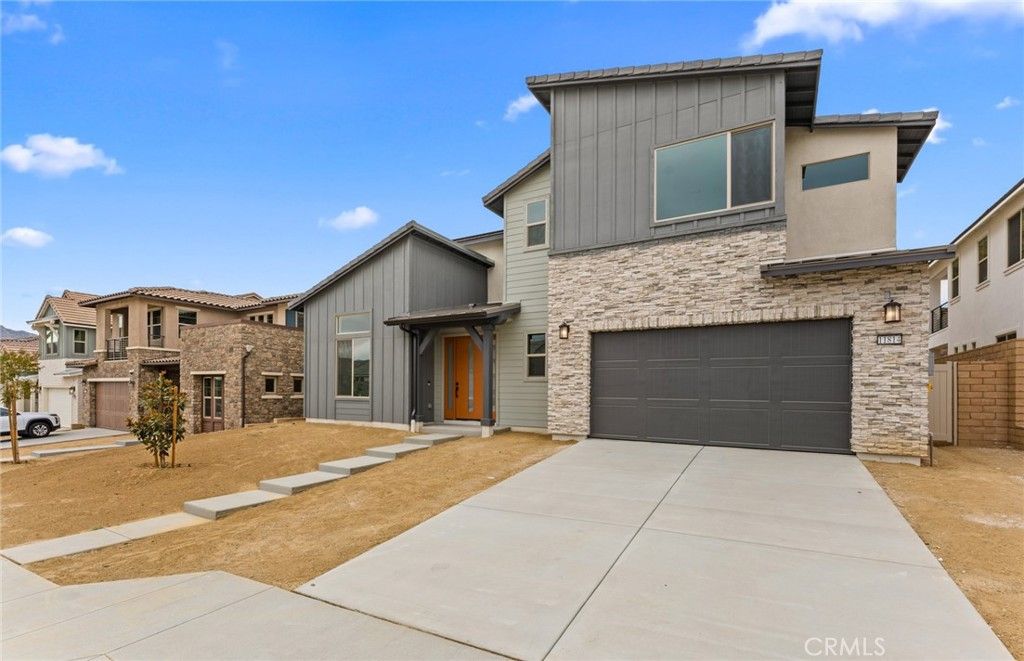 Image 1 of property listing at 11814 Canoga Avenue, Chatsworth, CA 91311