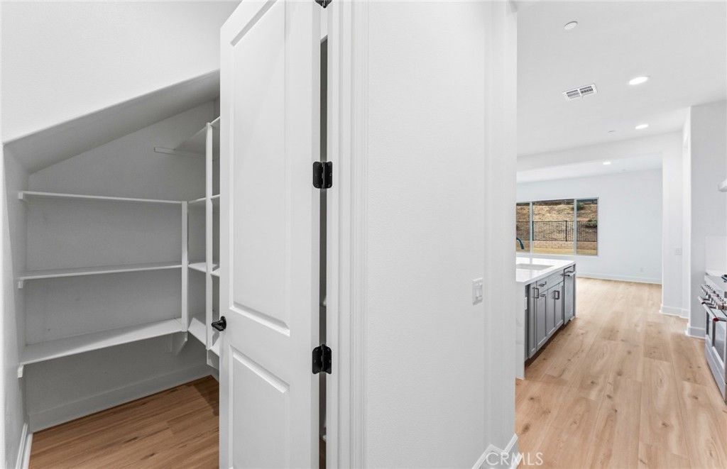 Image 20 of property listing at 11814 Canoga Avenue, Chatsworth, CA 91311