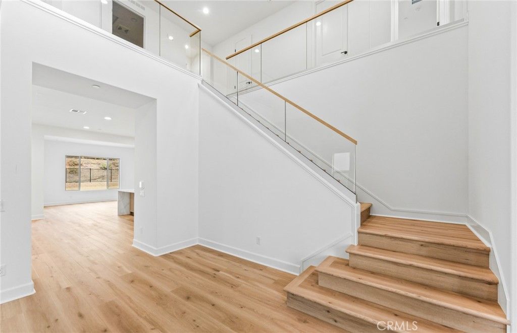 Image 25 of property listing at 11814 Canoga Avenue, Chatsworth, CA 91311