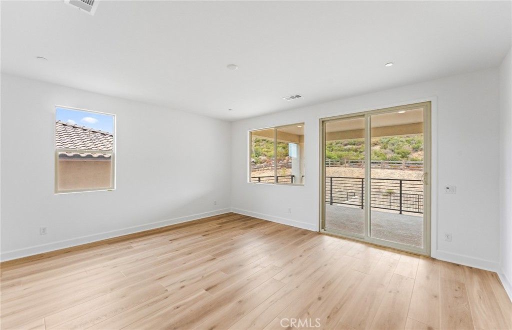 Image 26 of property listing at 11814 Canoga Avenue, Chatsworth, CA 91311