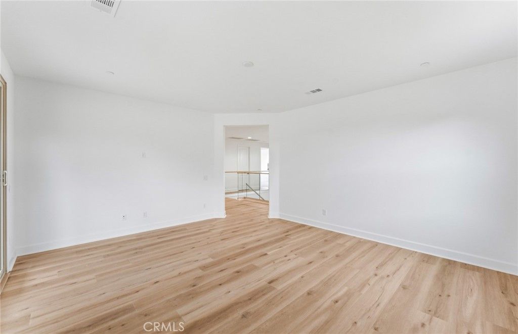 Image 27 of property listing at 11814 Canoga Avenue, Chatsworth, CA 91311