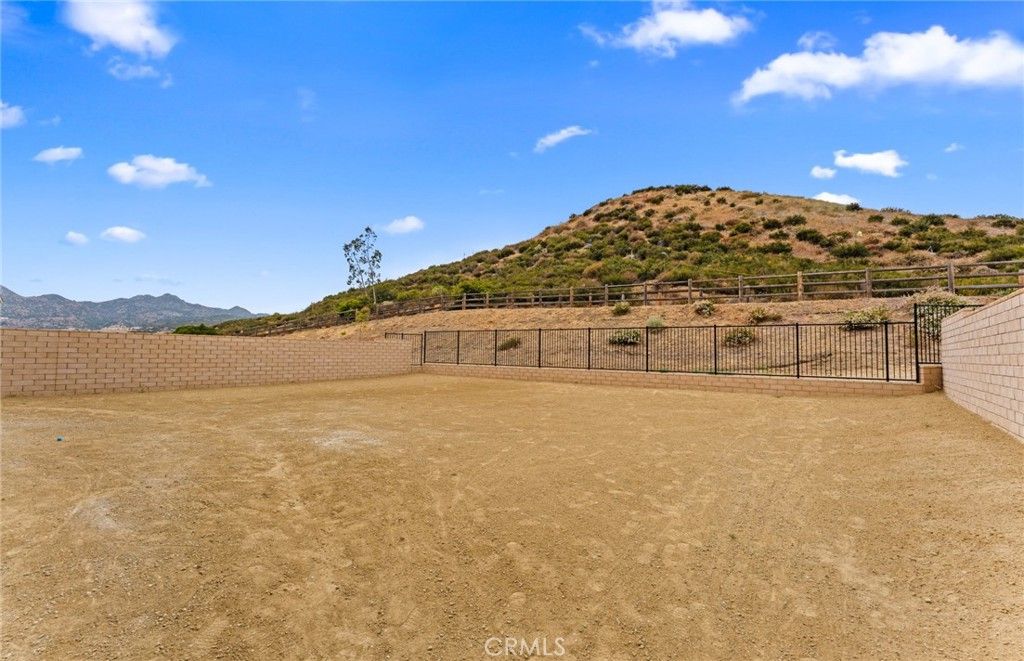 Image 41 of property listing at 11814 Canoga Avenue, Chatsworth, CA 91311