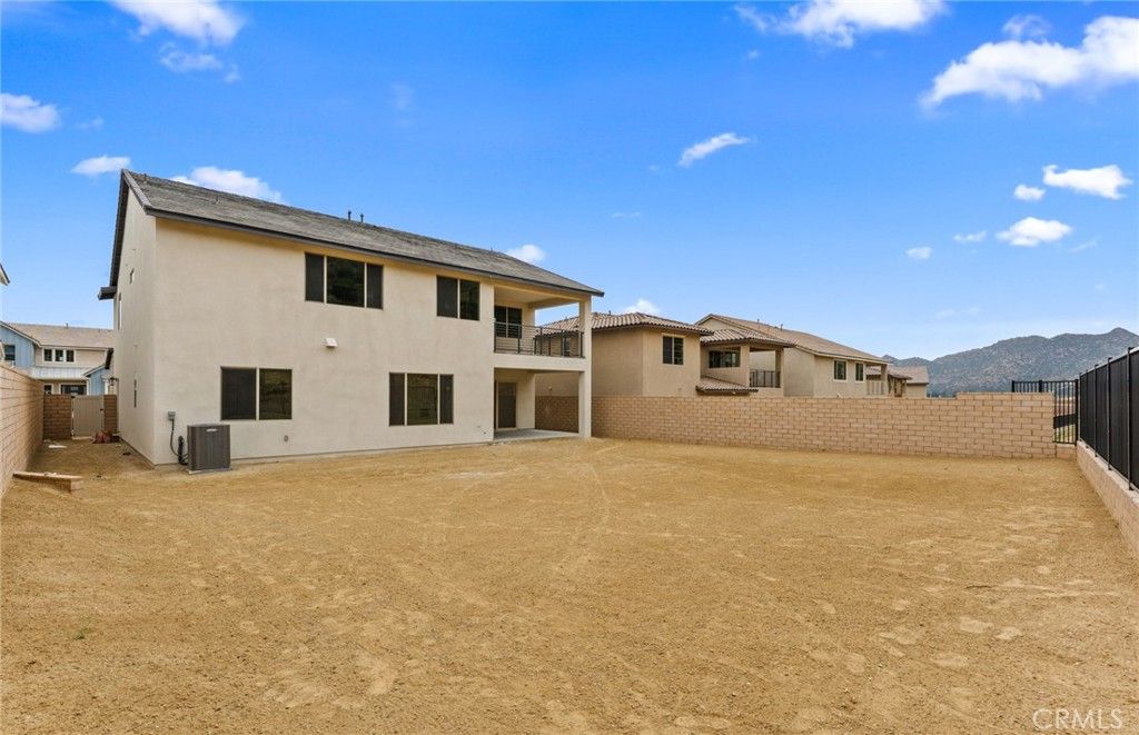 Image 42 of property listing at 11814 Canoga Avenue, Chatsworth, CA 91311