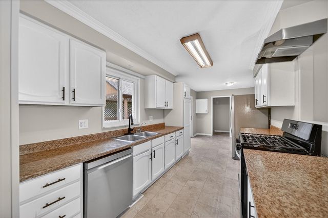 4546 E Berry Road, Pleasant Lake, MI 49272