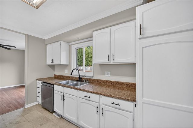 4546 E Berry Road, Pleasant Lake, MI 49272